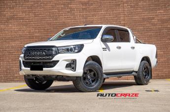 TOYOTA HILUX N80 4WD SHOK MATTE BLACK